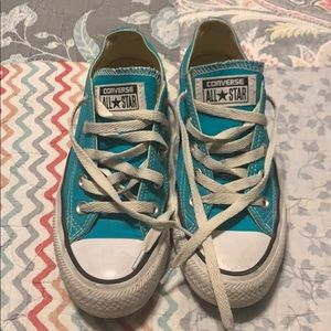 Girls converse